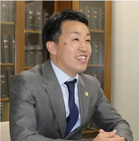 弁護士 田中涼